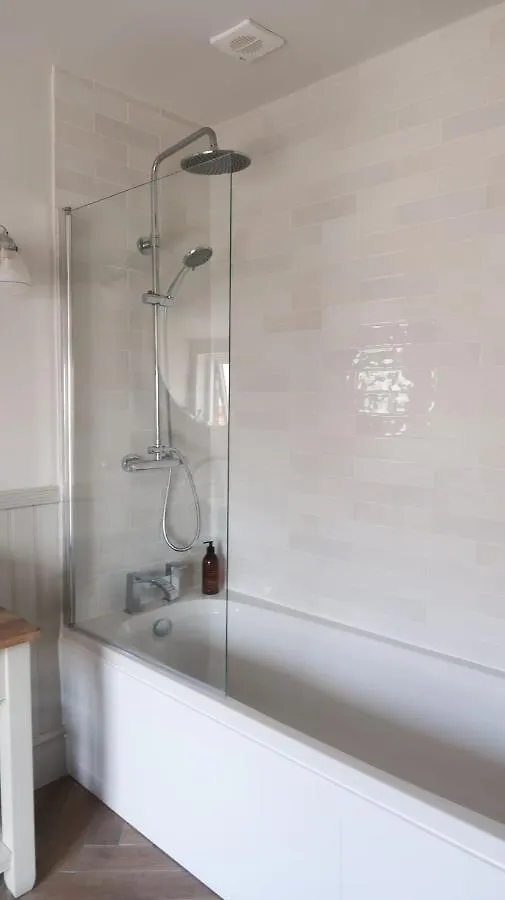 Luxury Living Outside The City Walls - Sleeps Six! Chester 0*,