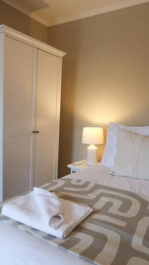 Luxury Living Outside The City Walls - Sleeps Six! Chester Holiday home