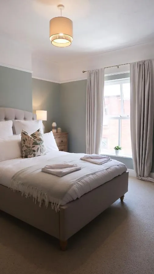Luxury Living Outside The City Walls - Sleeps Six! Chester 0*,  United Kingdom