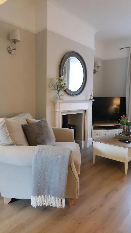 Luxury Living Outside The City Walls - Sleeps Six! Chester 0*,
