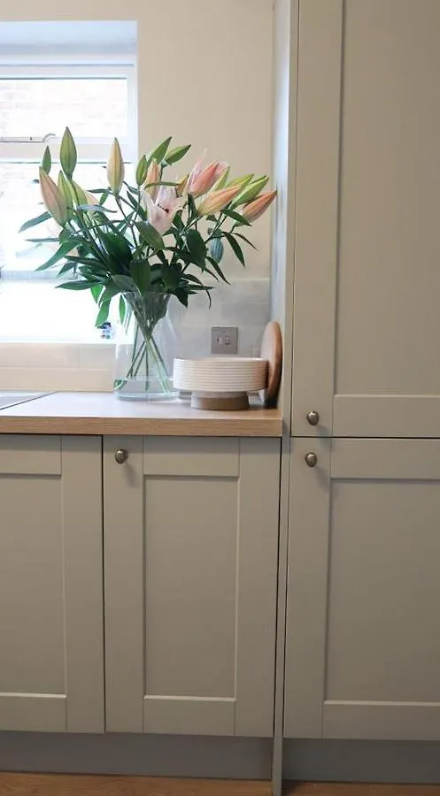 Luxury Living Outside The City Walls - Sleeps Six! Chester 0*,