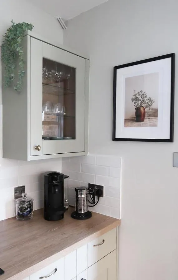 Luxury Living Outside The City Walls - Sleeps Six! Chester Holiday home